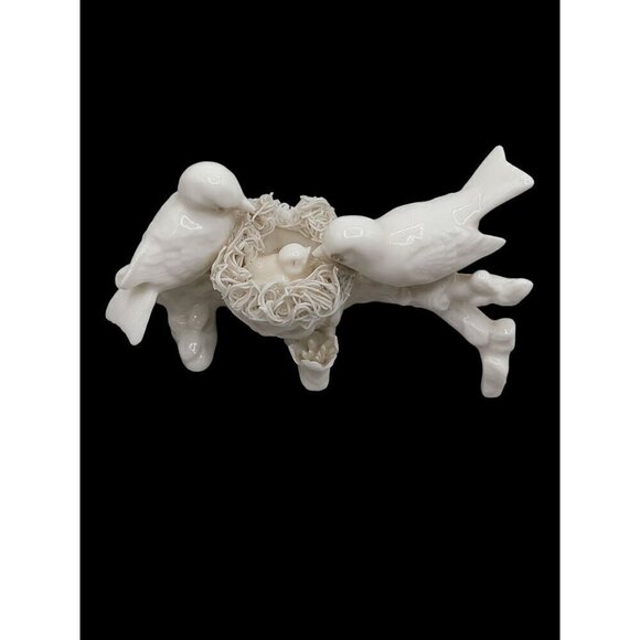 Godinger Goldfinch Figurine Ceramic 6786 Milk Glass Spaghetti Nest Vintage - Picture 1 of 12